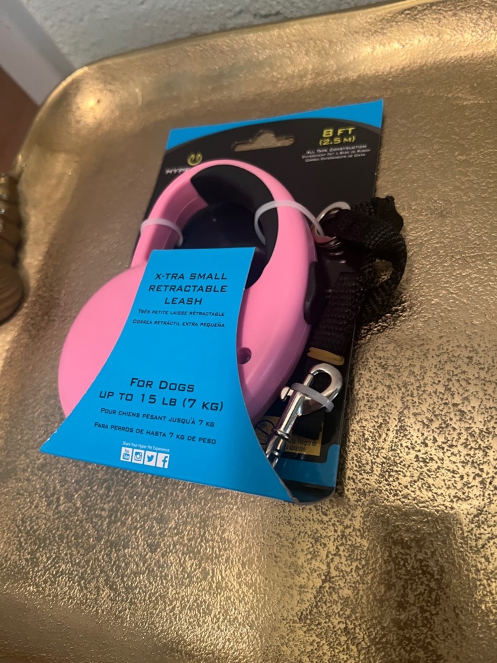 #1845: XSmall Pink Retractable Dog Leash. Retractable Leash Up To 15 LB (7 kg)